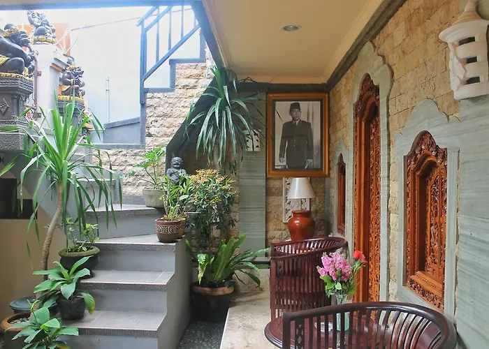 Gusti House *